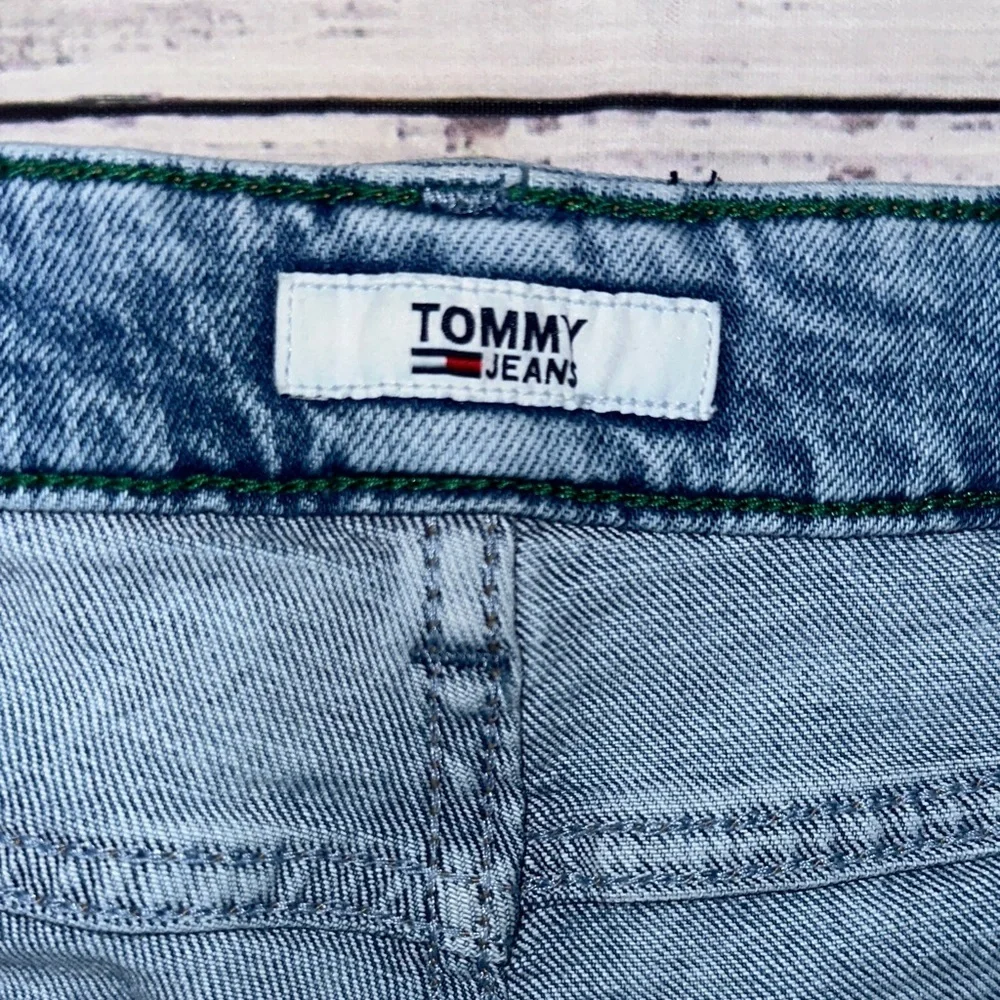 Tommy Hilfiger Julie Ultra High Rise Distressed Jeans Sz.‎ 30